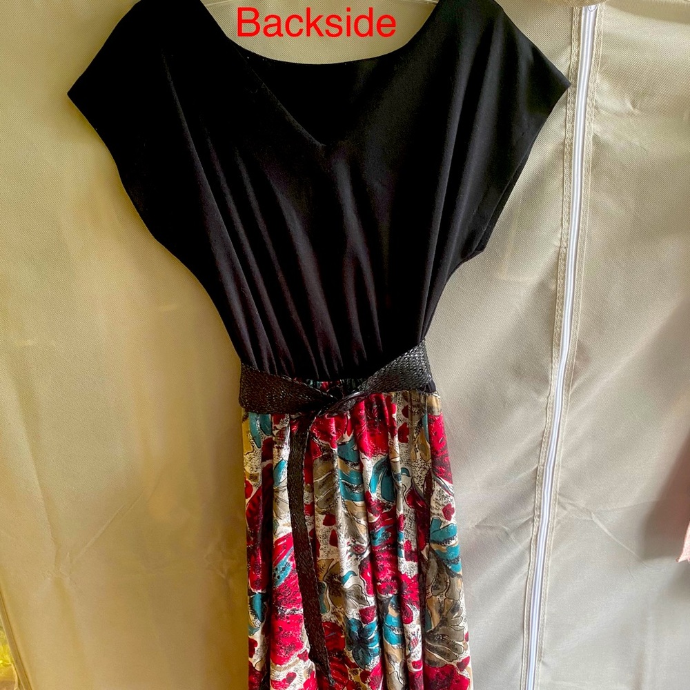 IN CINQ- Black Casual Dress w Floral skirt & belt